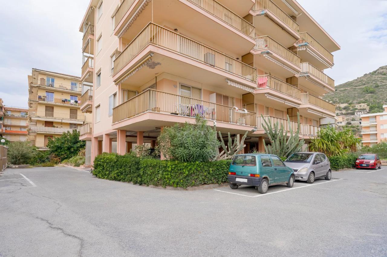 Near The Sea - Wifi And Parking Apartman Ventimiglia Kültér fotó