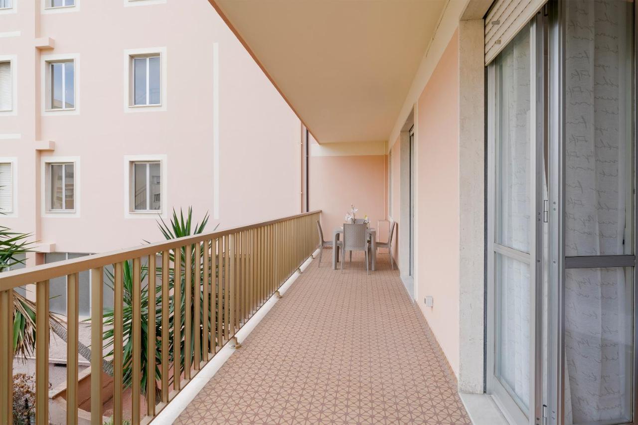 Near The Sea - Wifi And Parking Apartman Ventimiglia Kültér fotó
